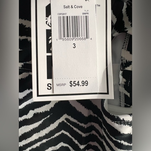 Salt + Cove Juniors Plus Size Knot-Front Cross-Back One-Piece Swimsuit - Picture 4 of 11